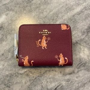 Authentic Coach zip wallet
